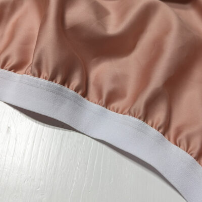 drap élastique Laduvet Nordique rose bed & breakfast close up elastique cote exterieur